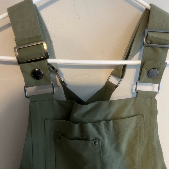 Roxy Rideout Green Ski or Snowboard Bib Pants - Picture 8 of 14